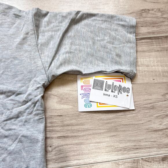 Lularoe Irma Light Gray Tunic Short Sleeve T-Shirt Size XS - Picture 4 of 8